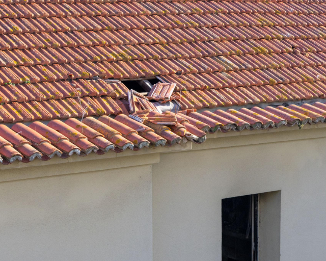 Reparação de Telhas Partidas